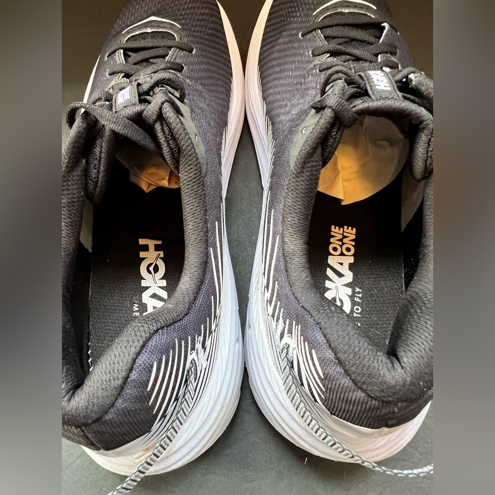 Hoka one one Men's rincon 2 Black and White Athletic Shoes size 11.5 - Picture 6 of 9